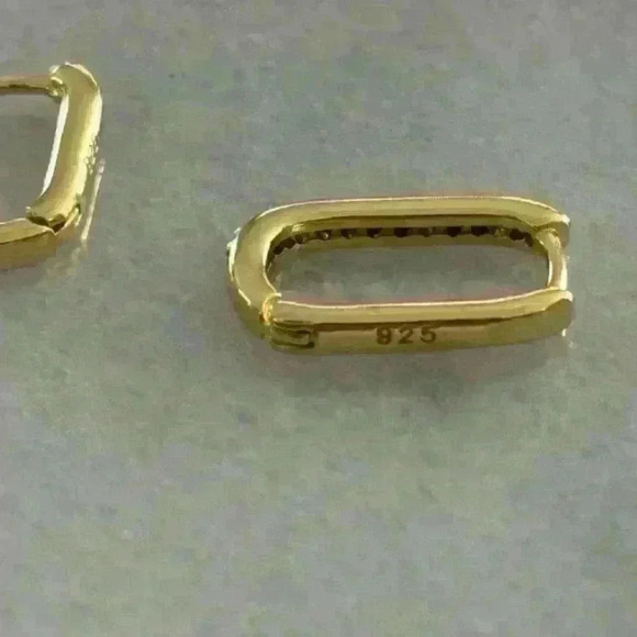 18K Gold Crystal Paved Oval Hoop Earrings - Picture 4 of 5